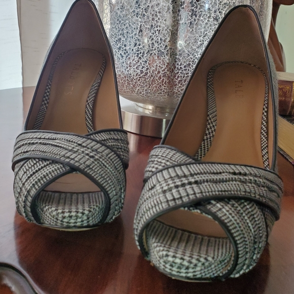 Talbots Peep Toe Platform Heels - Picture 4 of 11